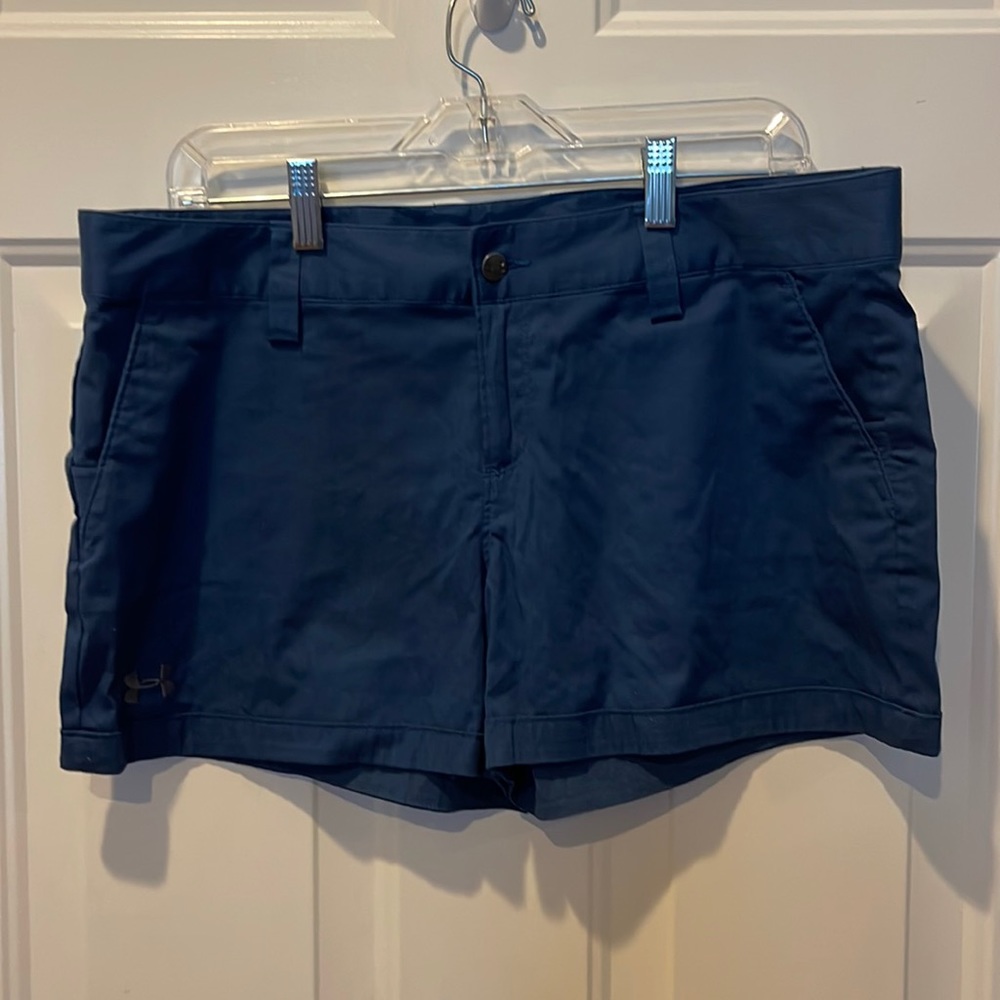 Under Armour Women size 14 Golf Shorts